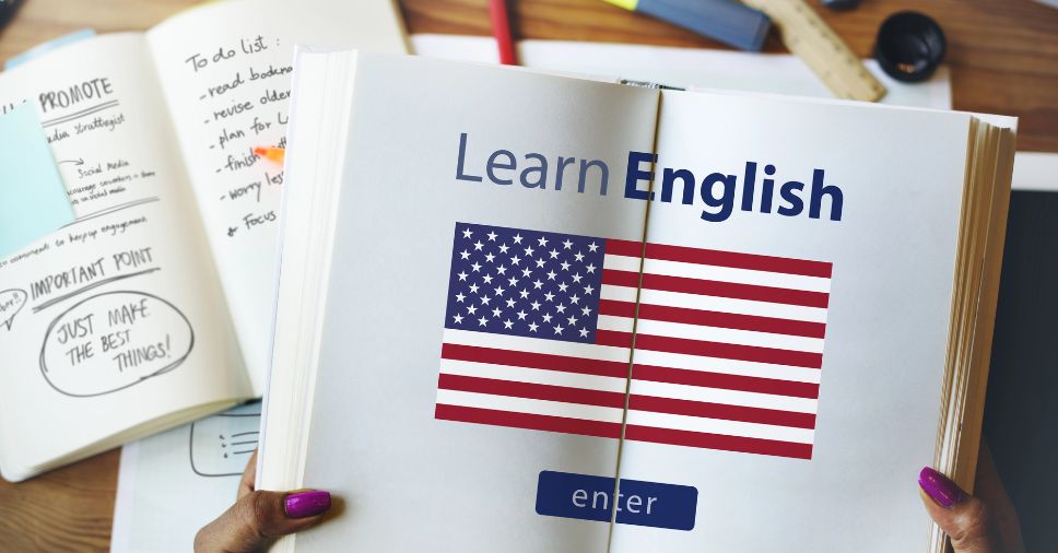 Livro com o título 'Learn English' destacando porque inglês é tão importante.